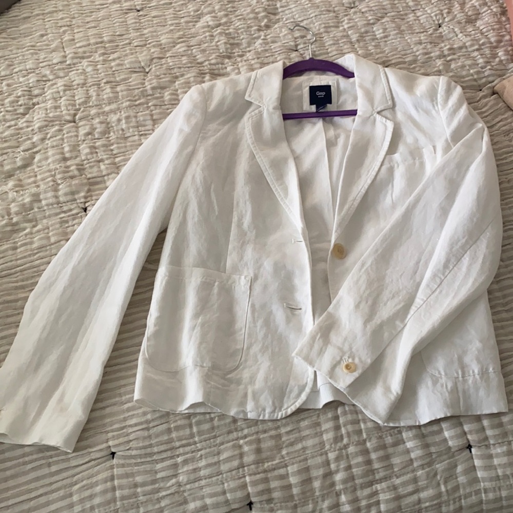 Beautiful white linen blazer. Gap brand.